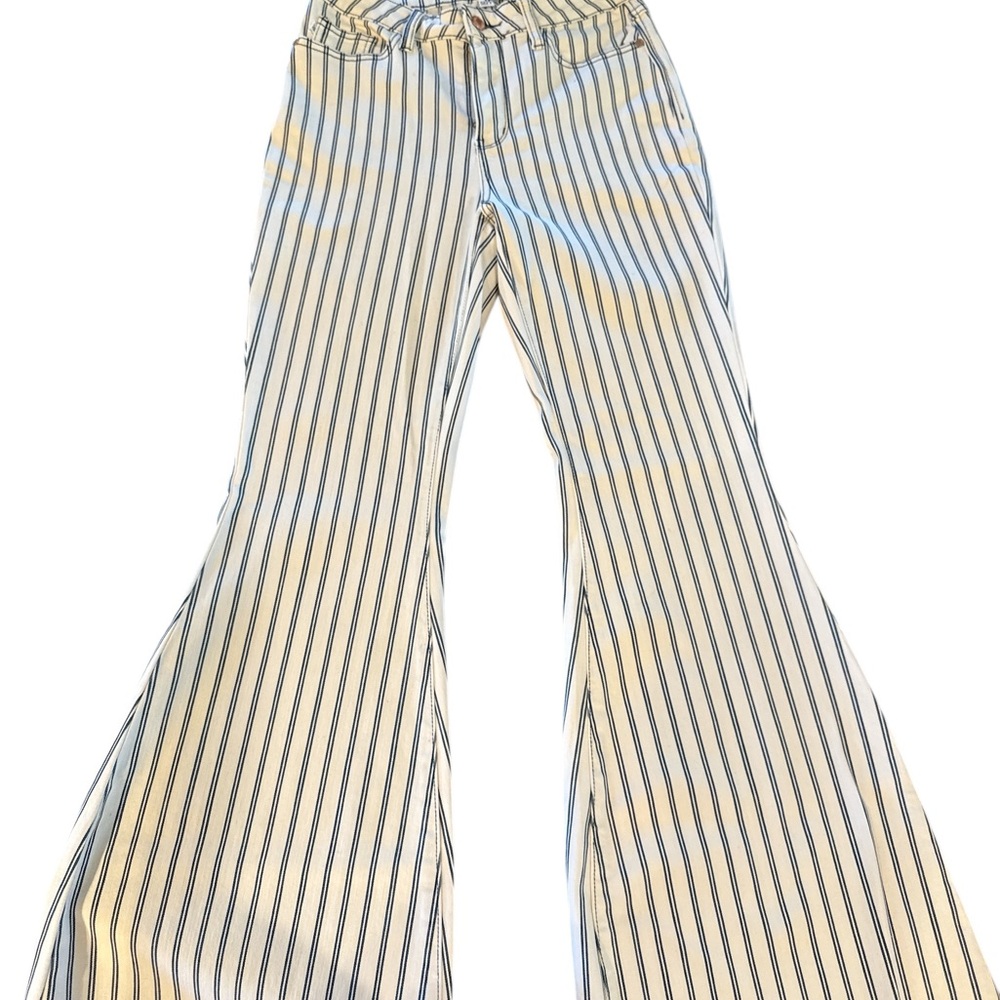 O49 Judy Blue Cream and Navy Vertical-Stripe Wide Leg Jeans